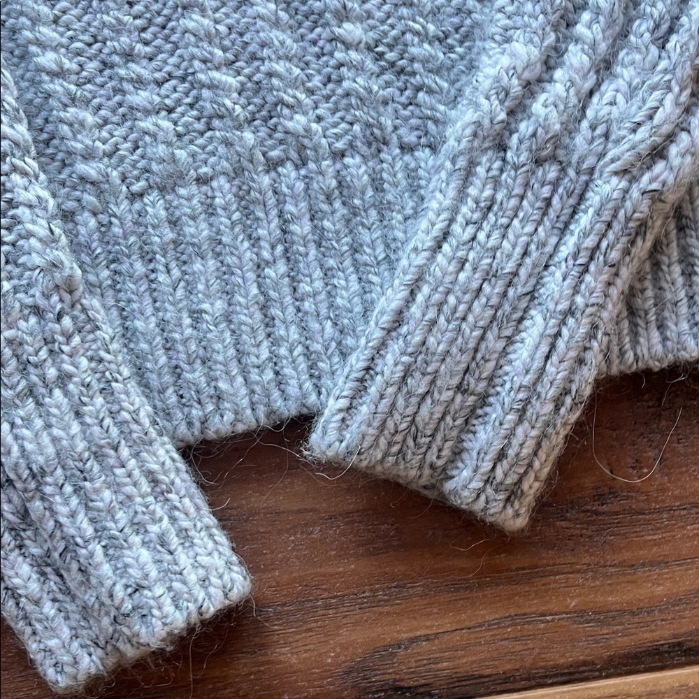 NWOT Banana Republic Gray Turtleneck Italian Yarn Sweater - Size Small - Picture 7 of 9